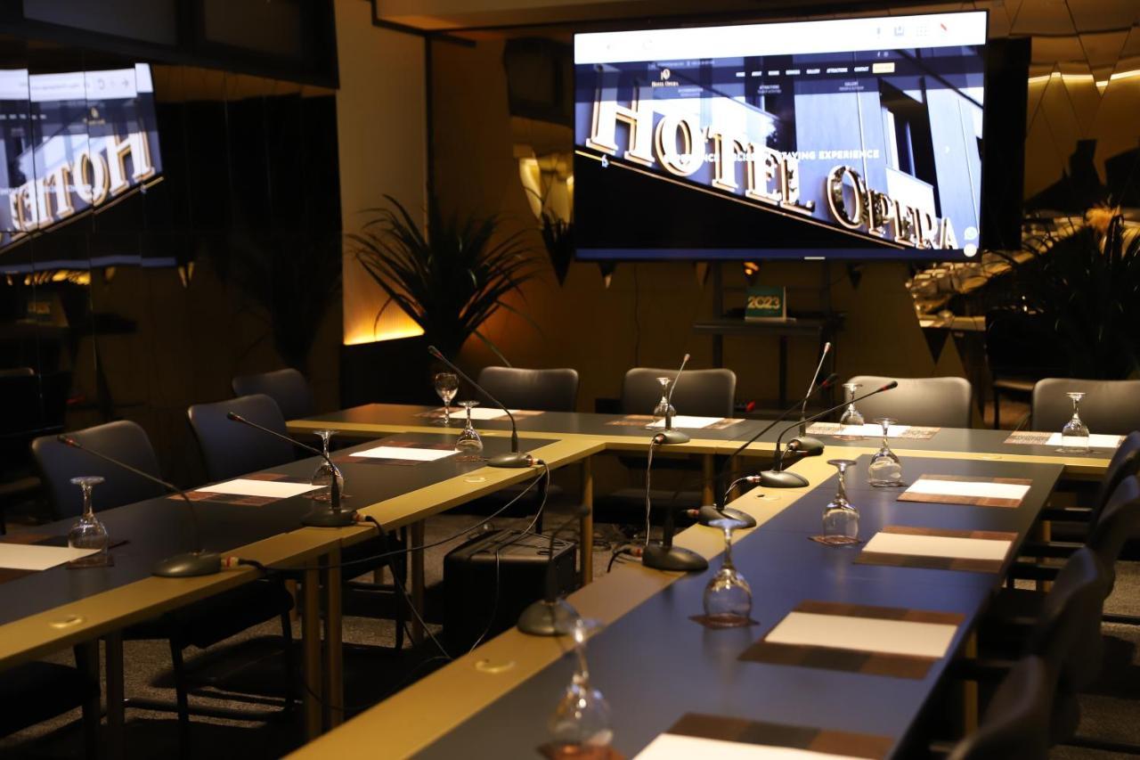 Hotel Opera พริสตีนา ภายนอก รูปภาพ