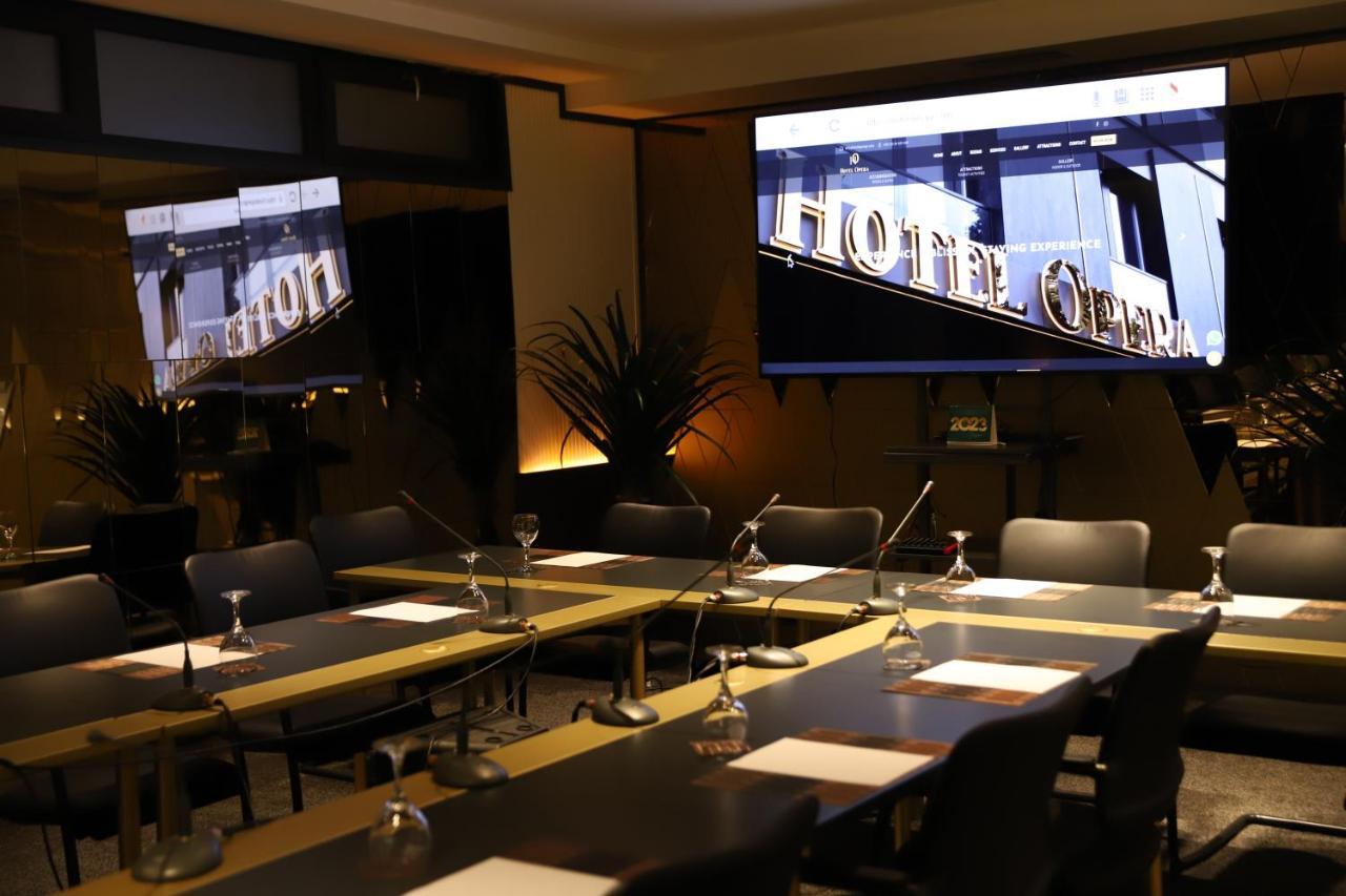 Hotel Opera พริสตีนา ภายนอก รูปภาพ