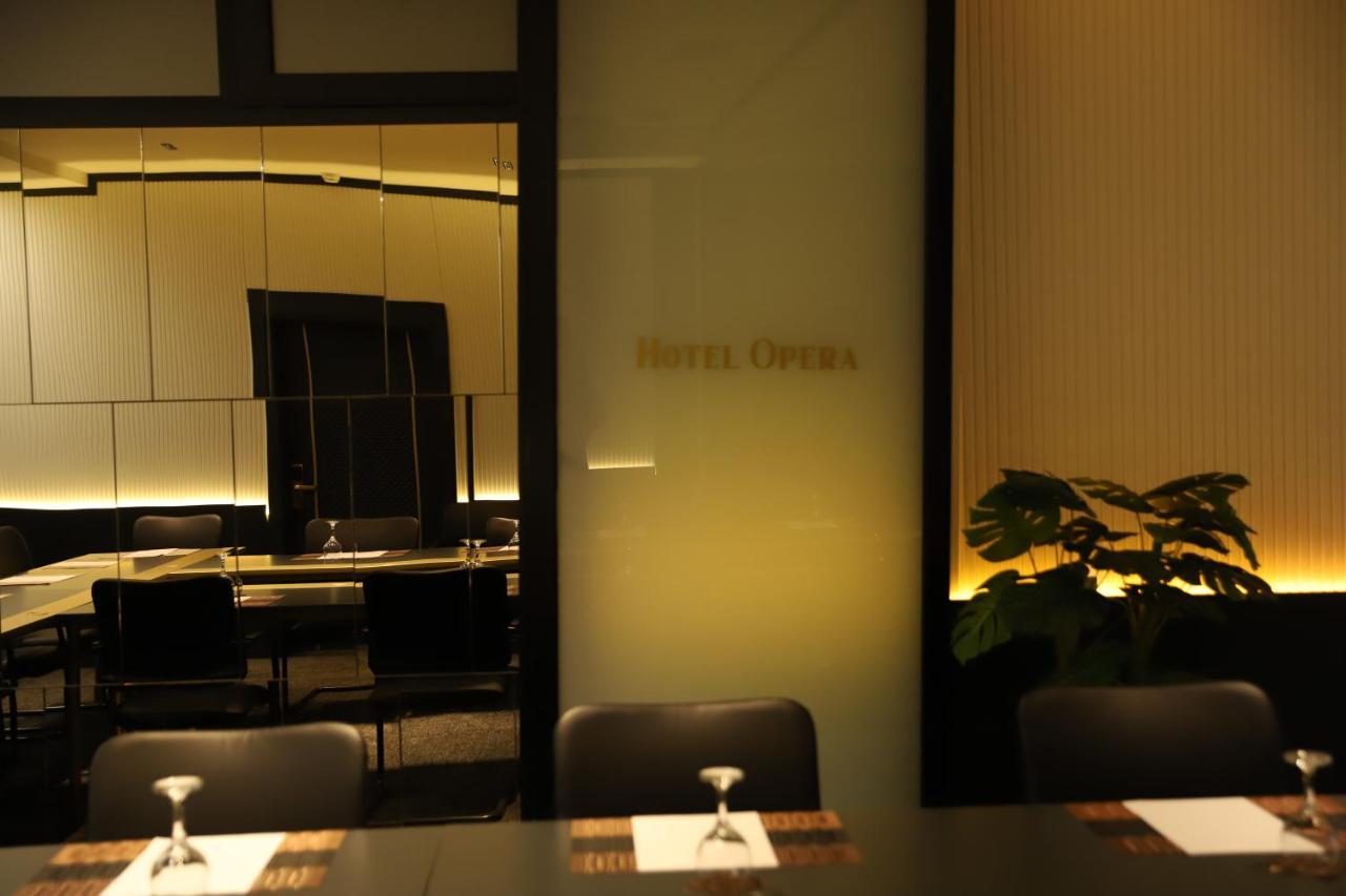 Hotel Opera พริสตีนา ภายนอก รูปภาพ