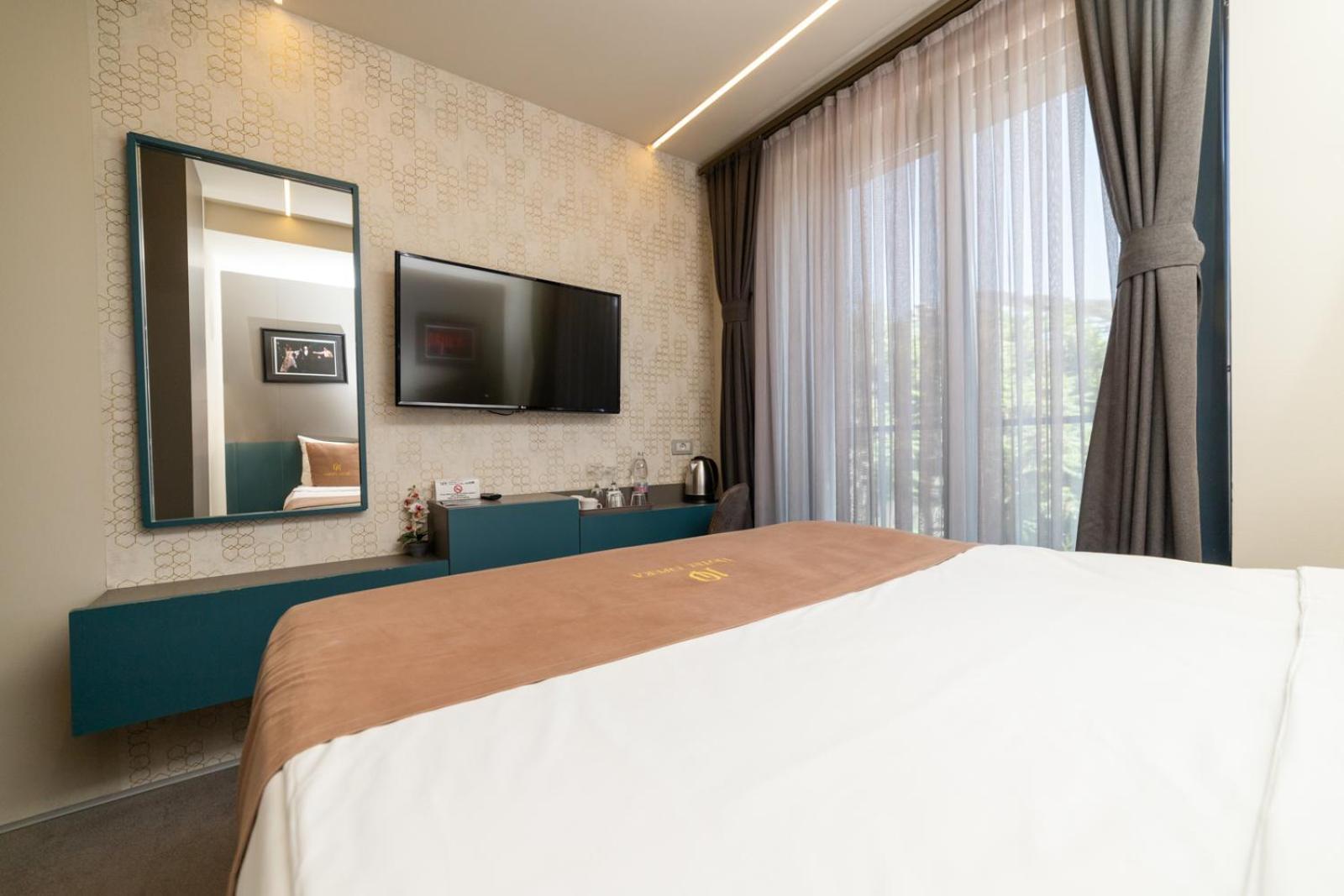 Hotel Opera พริสตีนา ภายนอก รูปภาพ